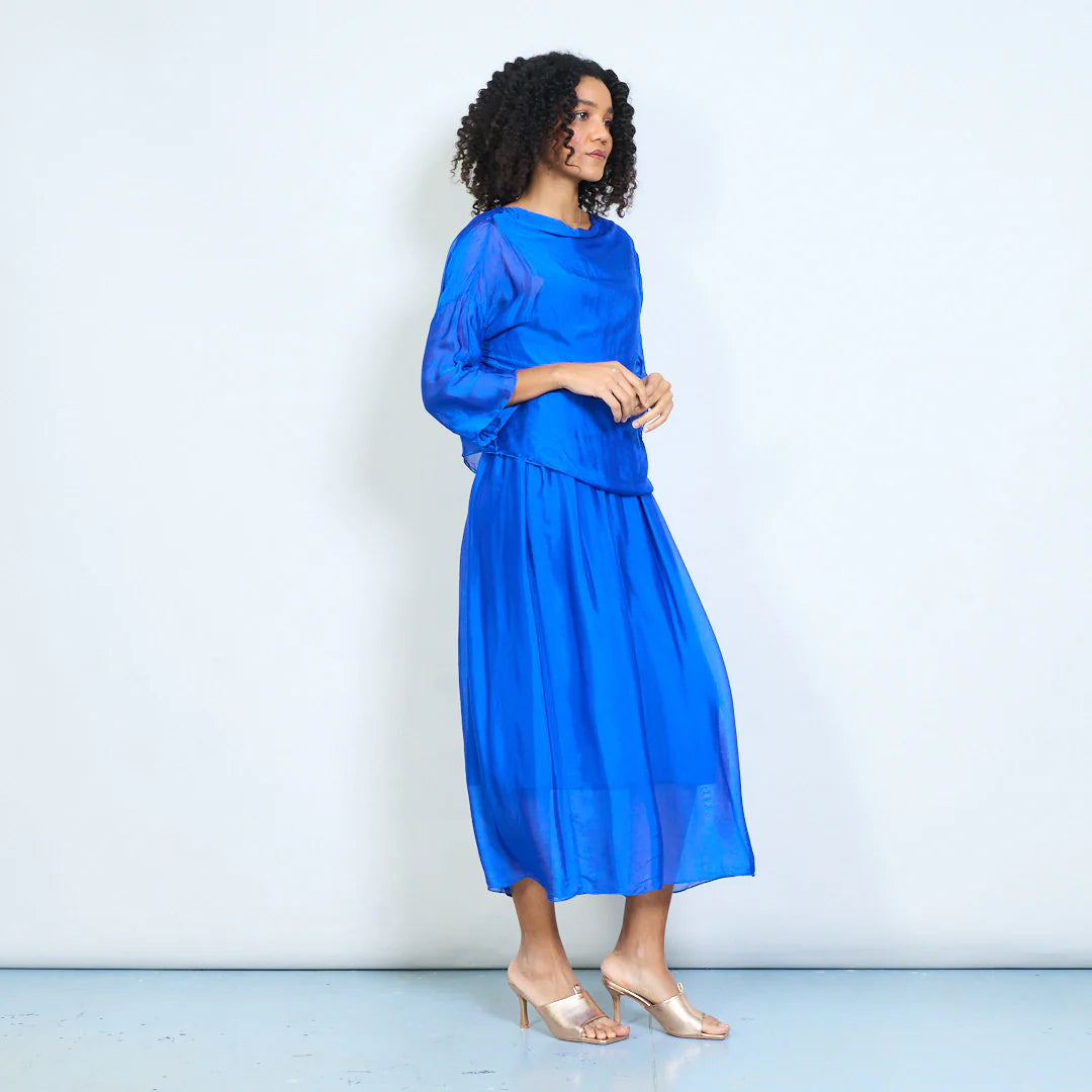 BZNA Kleid  Seidenkleid  Midikleid mit drapiertem Wasserfallausschnitt und fließendem gerafftem Rock oneSize - B Z N A