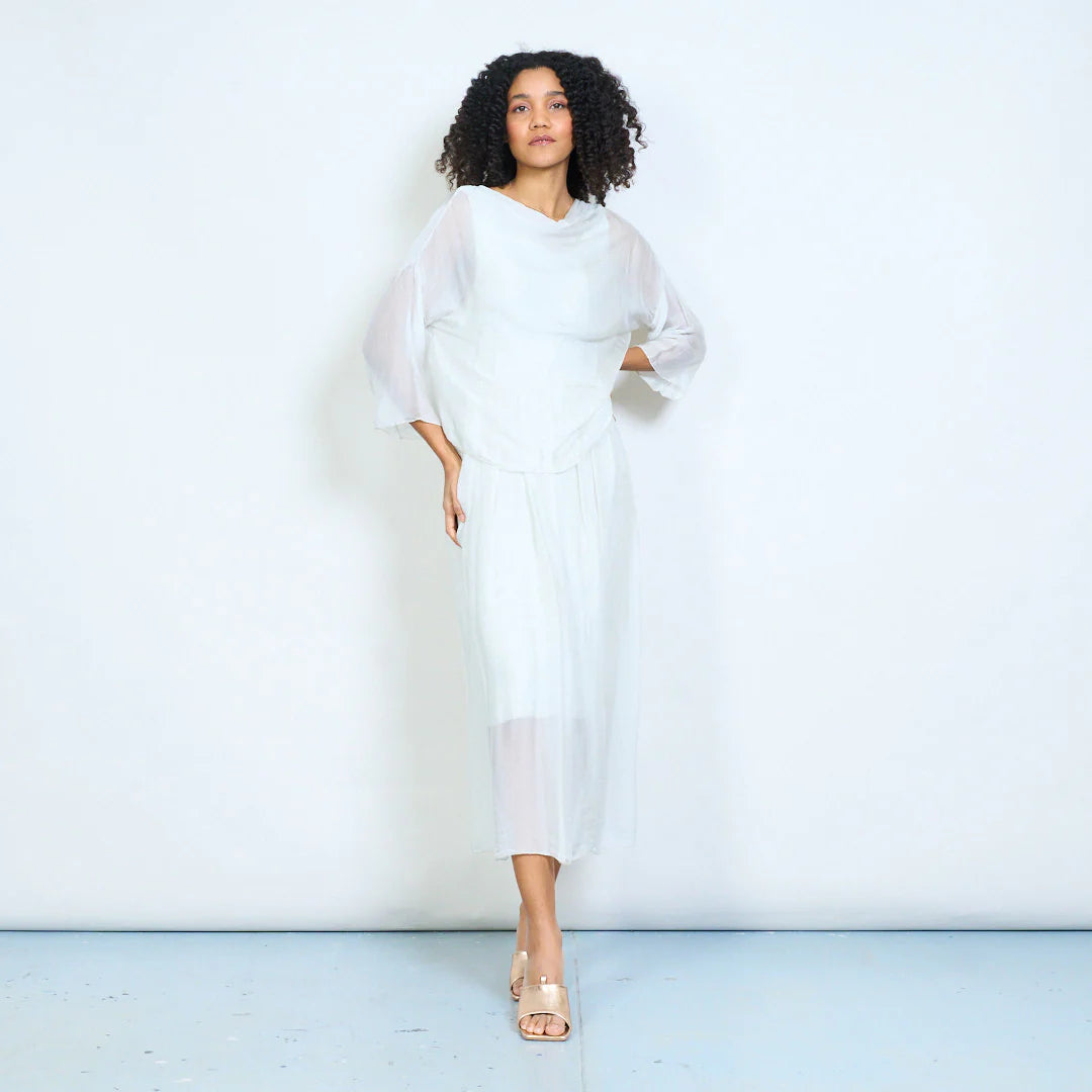 BZNA Kleid  Seidenkleid  Midikleid mit drapiertem Wasserfallausschnitt und fließendem gerafftem Rock oneSize - B Z N A