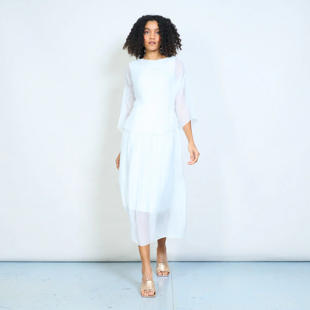 BZNA Kleid  Seidenkleid  Midikleid mit drapiertem Wasserfallausschnitt und fließendem gerafftem Rock oneSize - B Z N A