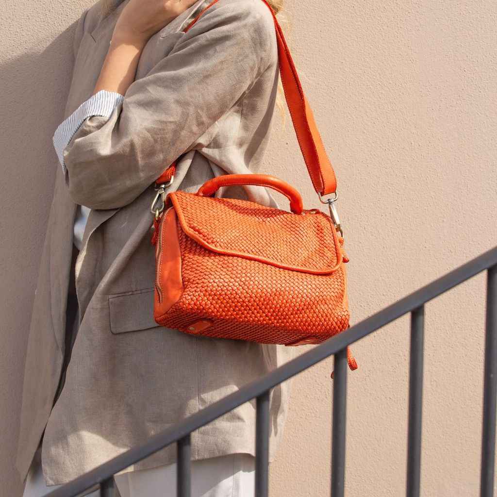 BZNA Schultertasche Tilly Rot Italy Designer Clutch Ledertasche Handtasche