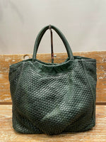 Load image into Gallery viewer, BZNA Bag Madita Grün Italy Designer Damen Handtasche Schultertasche Tasche
