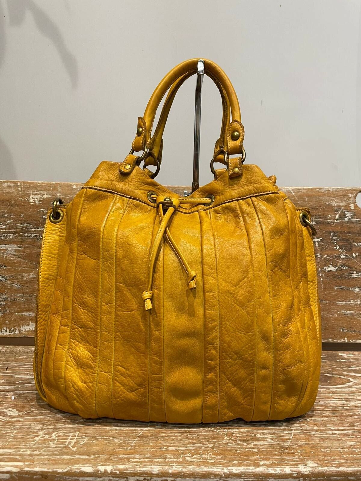 BZNA Bag Thora Gelb Italy Designer Damen Handtasche Schultertasche Tasche